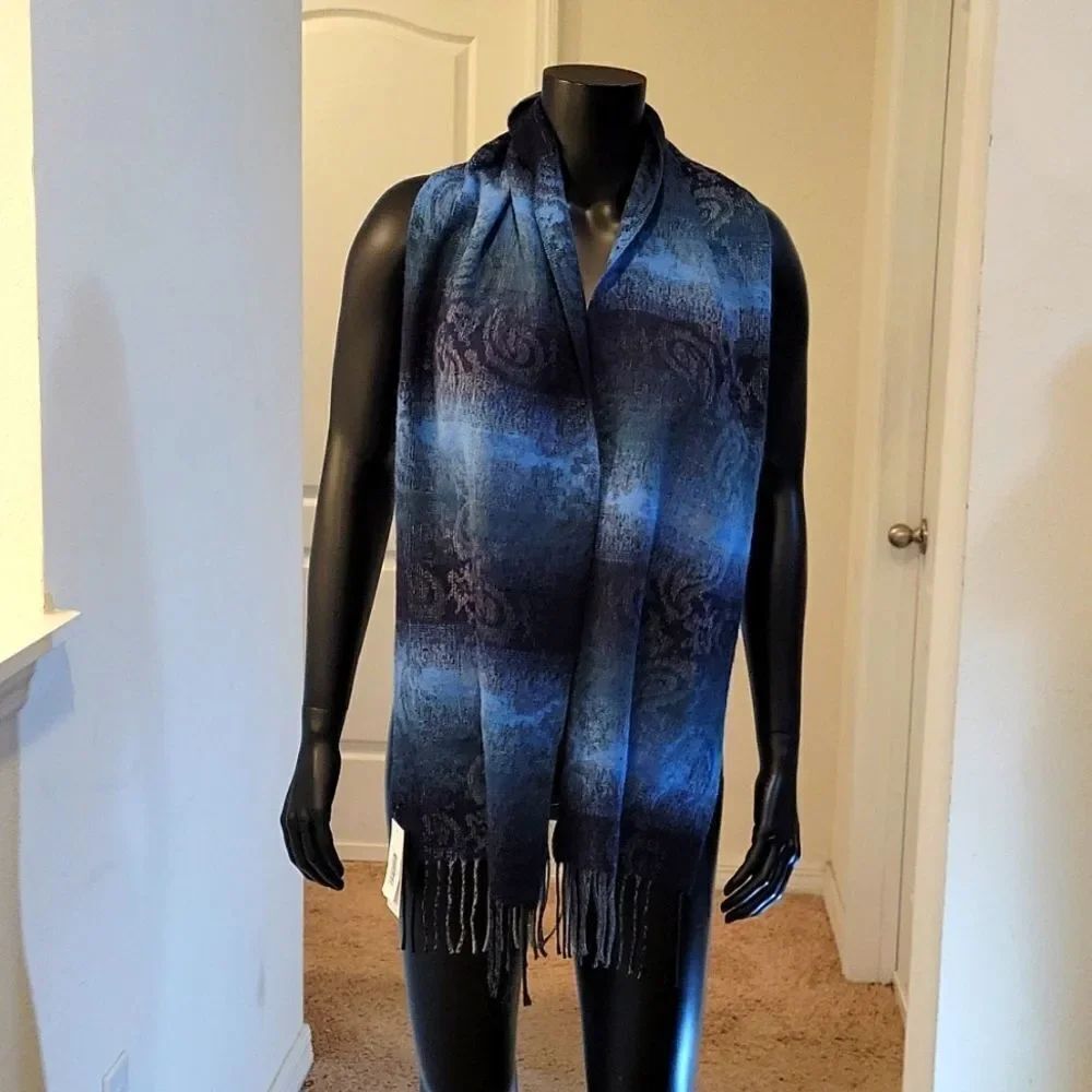 BRAND NEW STEVE MADDEN MID WEIGHT OMBRE PAISLEY MUFFLER SCARF